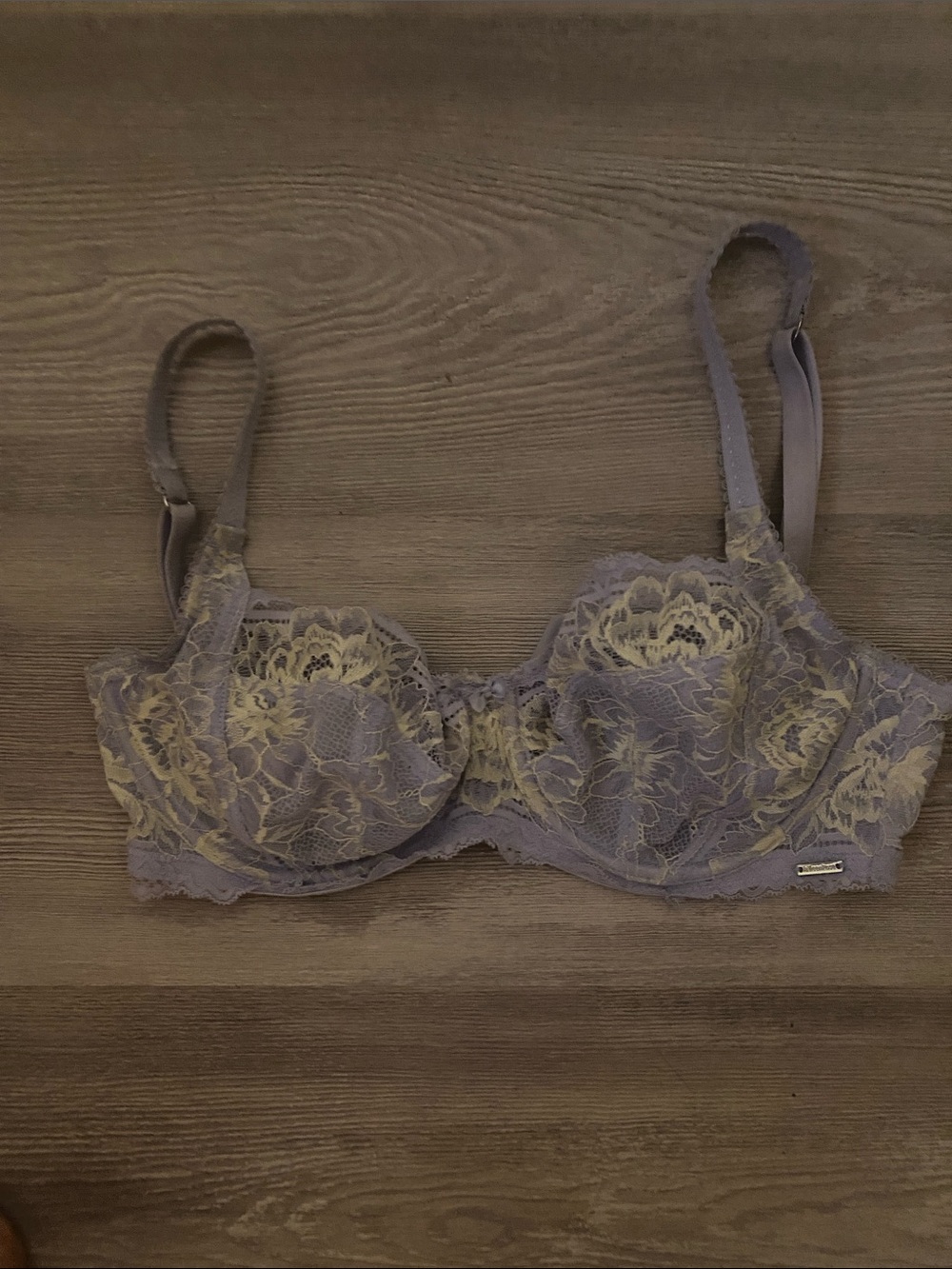 La Vie En Rose Lavender and Cream Lace Underwire Bra